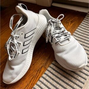 Women’s Adidas PureMotion Tennis Shoes Size 6 EUC 👟